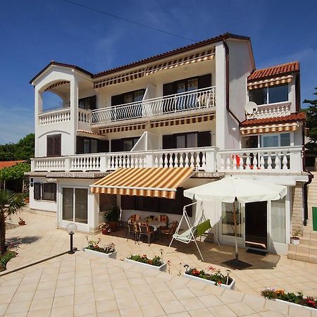 Apartments Lina Новий Винодольський Екстер'єр фото