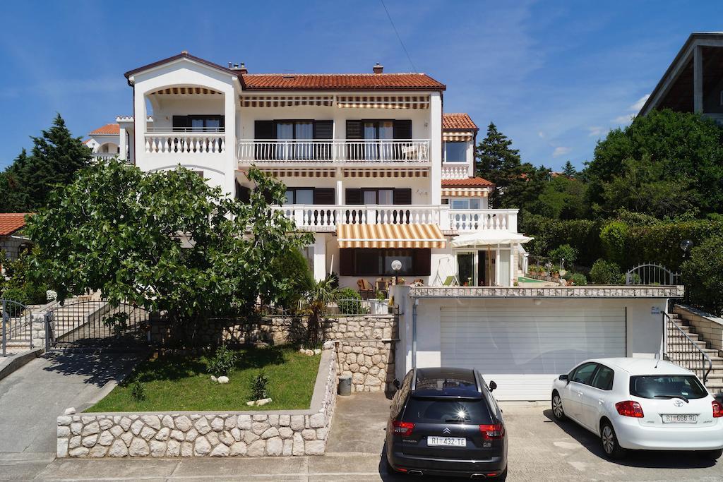 Apartments Lina Новий Винодольський Екстер'єр фото