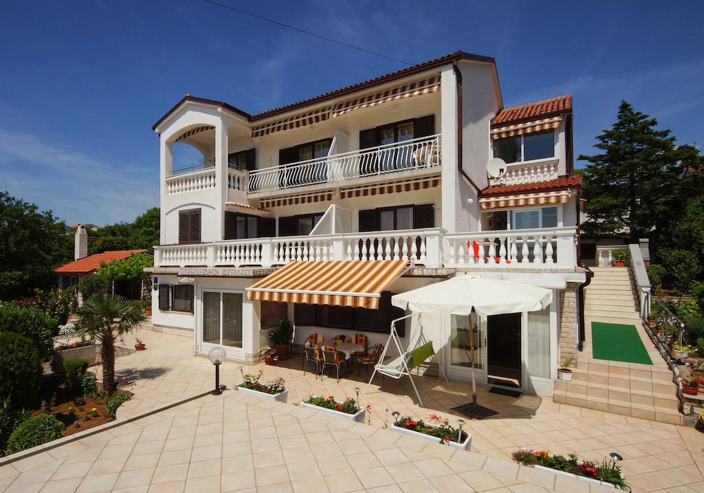 Apartments Lina Новий Винодольський Екстер'єр фото