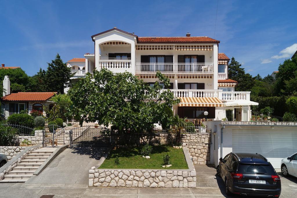 Apartments Lina Новий Винодольський Екстер'єр фото