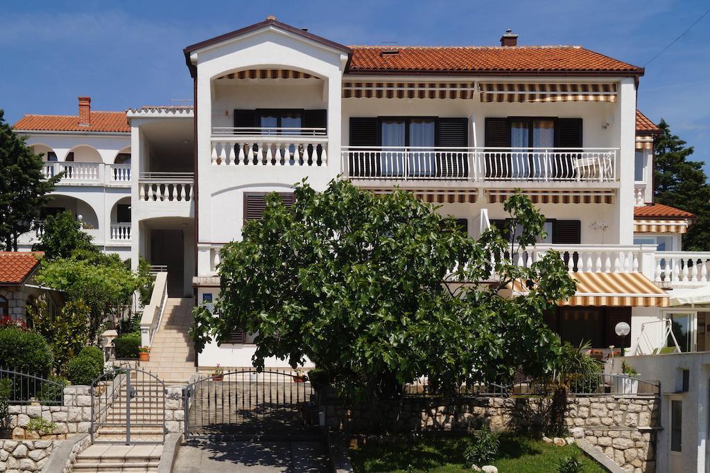 Apartments Lina Новий Винодольський Екстер'єр фото